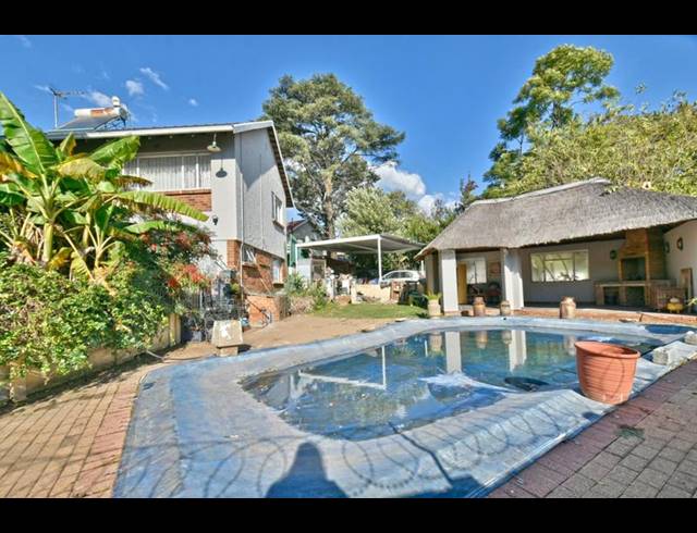 5 BEDROOM HOUSE FOR SALE IN MONDEOR